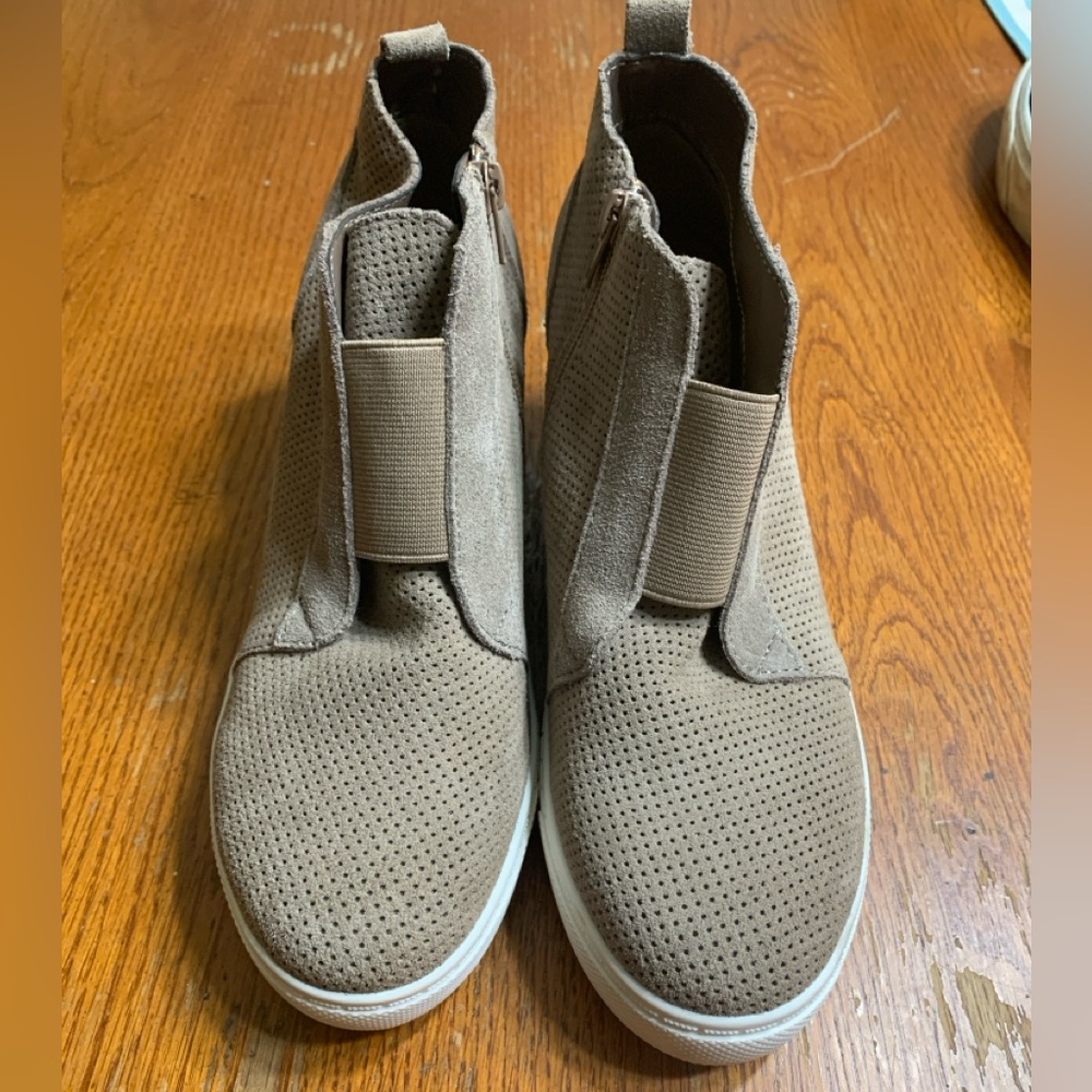 Steven Madden heeled sneaker bootie sz 9 NWOT